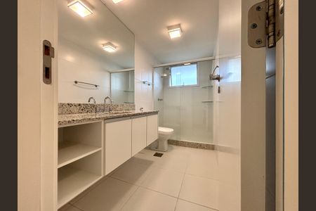 Apartamento para alugar com 98m², 2 quartos e 1 vagaSuíte 2 - banheiro