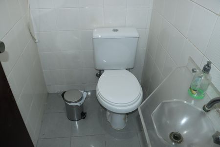 Casa de condomínio para alugar com 400m², 5 quartos e 4 vagasBanheiro Social 1