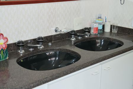 Casa de condomínio para alugar com 400m², 5 quartos e 4 vagasBanheiro Suíte 1