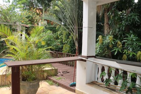 Casa de condomínio para alugar com 400m², 5 quartos e 4 vagasEdicula