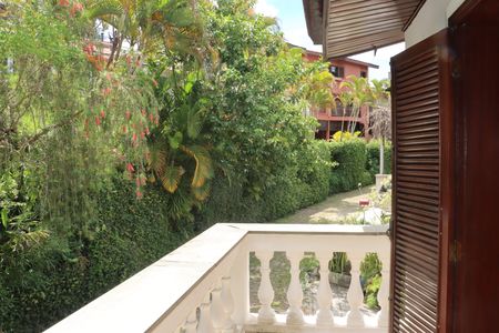 Casa de condomínio para alugar com 400m², 5 quartos e 4 vagasVaranda Quarto de Serviço