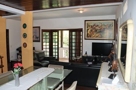 Casa de condomínio para alugar com 400m², 5 quartos e 4 vagasSala