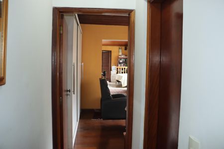 Casa de condomínio para alugar com 400m², 5 quartos e 4 vagasCorredor