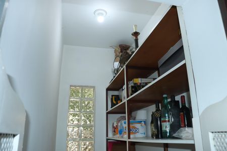 Casa de condomínio para alugar com 400m², 5 quartos e 4 vagasDespensa