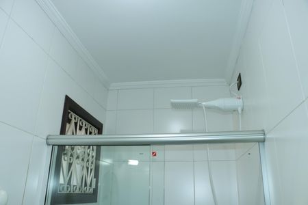 Casa de condomínio para alugar com 400m², 5 quartos e 4 vagasBanheiro de Serviço
