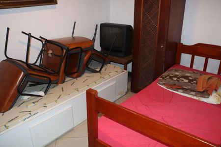 Casa de condomínio para alugar com 400m², 5 quartos e 4 vagasEdicula