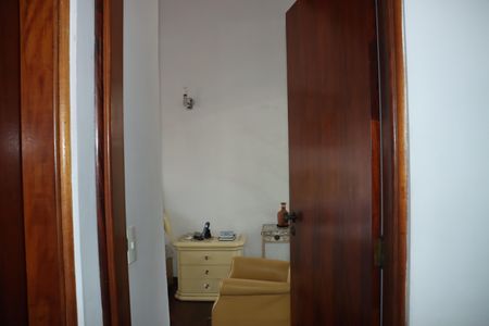 Casa de condomínio para alugar com 400m², 5 quartos e 4 vagasCorredor 