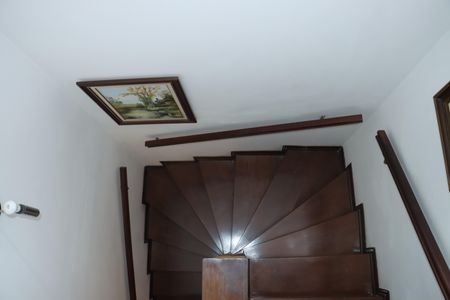 Casa de condomínio para alugar com 400m², 5 quartos e 4 vagasCorredor