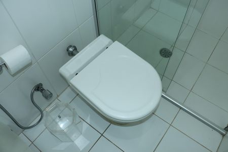 Casa de condomínio para alugar com 400m², 5 quartos e 4 vagasBanheiro de Serviço