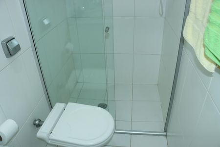 Casa de condomínio para alugar com 400m², 5 quartos e 4 vagasBanheiro de Serviço