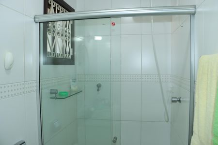 Casa de condomínio para alugar com 400m², 5 quartos e 4 vagasBanheiro de Serviço