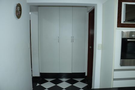 Casa de condomínio para alugar com 400m², 5 quartos e 4 vagasCozinha