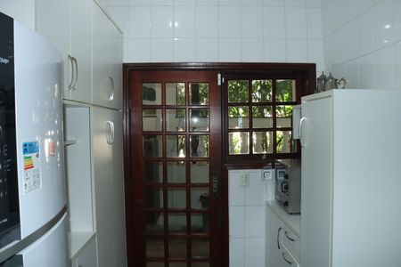 Casa de condomínio para alugar com 400m², 5 quartos e 4 vagasCozinha 2