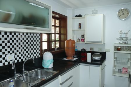 Casa de condomínio para alugar com 400m², 5 quartos e 4 vagasCozinha