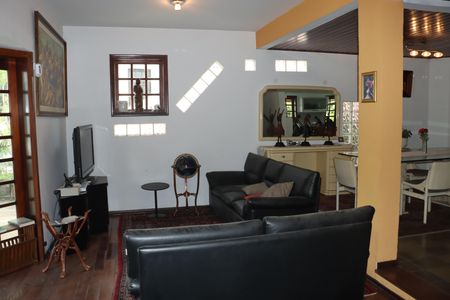 Sala de casa de condomínio para alugar com 5 quartos, 400m² em Chácara Pavoeiro, Cotia