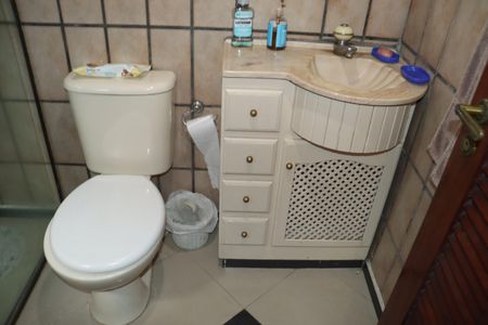 Casa de condomínio para alugar com 400m², 5 quartos e 4 vagasEdicula