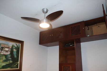 Casa de condomínio para alugar com 400m², 5 quartos e 4 vagasEdicula