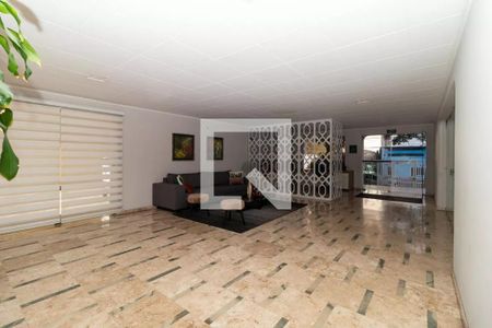 Apartamento à venda com 84m², 2 quartos e 1 vaga Apartamento à venda com 84m², 2 quartos e 1 vagaHall social