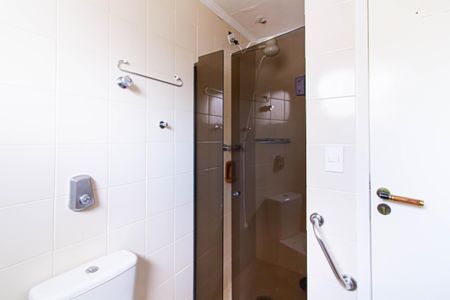 Apartamento à venda com 84m², 2 quartos e 1 vaga Apartamento à venda com 84m², 2 quartos e 1 vagaBanheiro