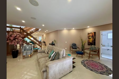 Casa para alugar com 550m², 4 quartos e 4 vagasSala 