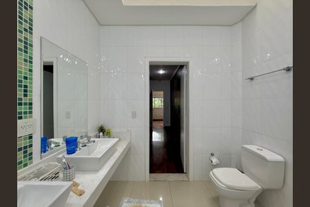 Casa para alugar com 550m², 4 quartos e 4 vagasBanheiro Suíte 2