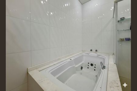 Casa para alugar com 550m², 4 quartos e 4 vagasBanheiro Suíte 2