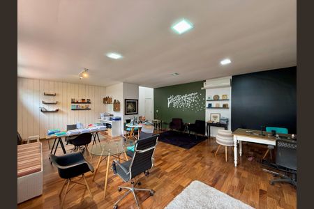 Casa para alugar com 550m², 4 quartos e 4 vagasEscritório 