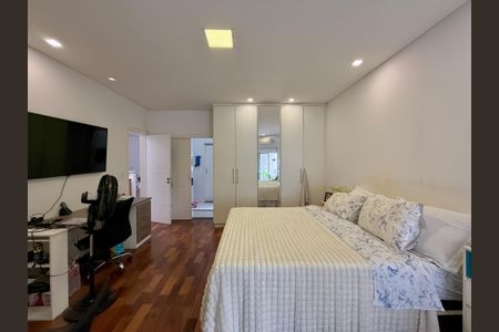 Casa para alugar com 550m², 4 quartos e 4 vagasSuíte 3