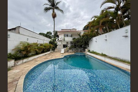 Casa para alugar com 550m², 4 quartos e 4 vagasPiscina 