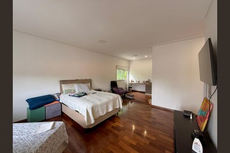 Casa para alugar com 550m², 4 quartos e 4 vagasSuíte 2