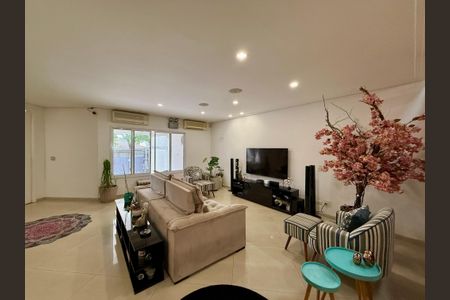 Casa para alugar com 550m², 4 quartos e 4 vagasSala 