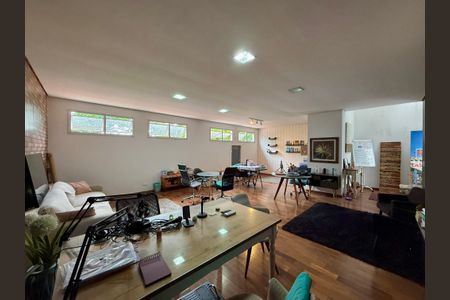 Casa para alugar com 550m², 4 quartos e 4 vagasEscritório 