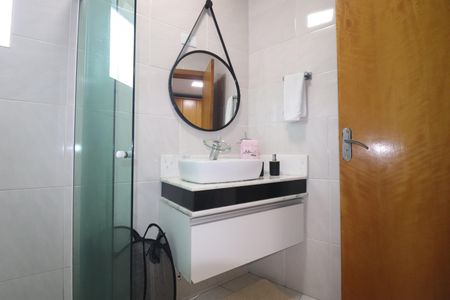 Casa à venda com 137m², 3 quartos e 3 vagasBanheiro Quarto 1 suíte