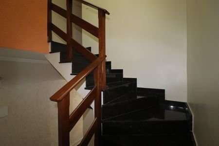 Casa à venda com 137m², 3 quartos e 3 vagasEscada