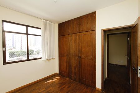 Apartamento à venda com 129m², 4 quartos e 2 vagasQuarto 4
