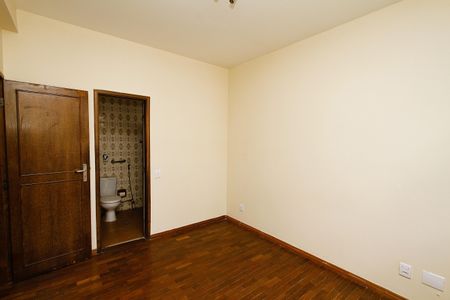Apartamento à venda com 129m², 4 quartos e 2 vagasQuarto 2 - Suíte