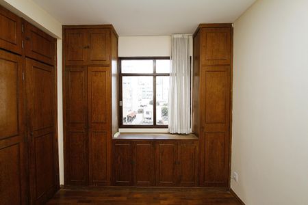 Apartamento à venda com 129m², 4 quartos e 2 vagasQuarto 3