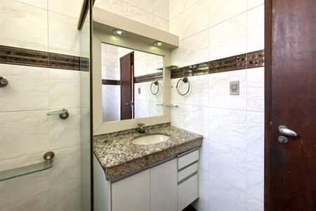 Casa para alugar com 400m², 4 quartos e 5 vagas Casa para alugar com 400m², 4 quartos e 5 vagasBanheiro