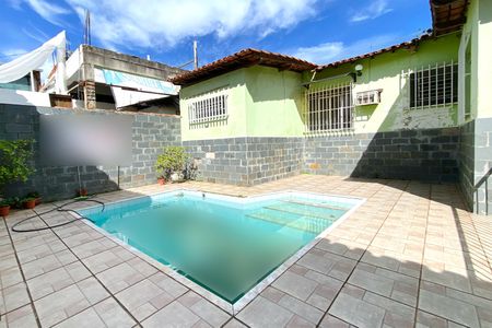 Casa para alugar com 400m², 4 quartos e 5 vagas Casa para alugar com 400m², 4 quartos e 5 vagasPiscina