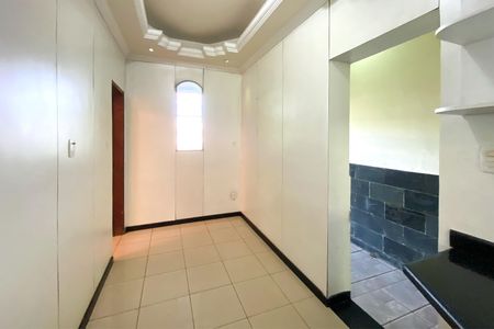 Casa para alugar com 400m², 4 quartos e 5 vagas Casa para alugar com 400m², 4 quartos e 5 vagasCozinha