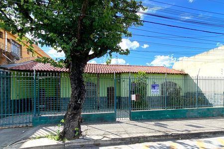 Casa para alugar com 400m², 4 quartos e 5 vagas Casa para alugar com 400m², 4 quartos e 5 vagasFachada