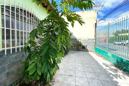 Varanda de casa para alugar com 4 quartos, 400m² em Planalto, Belo Horizonte