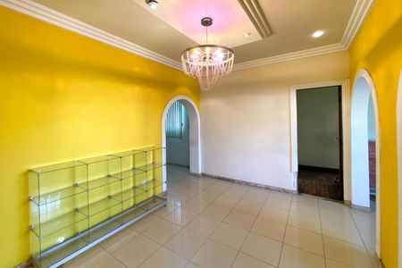 Casa para alugar com 400m², 4 quartos e 5 vagas Casa para alugar com 400m², 4 quartos e 5 vagasSala de Estar