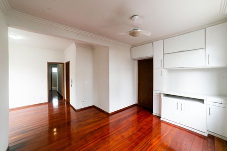 Sala de apartamento para alugar com 3 quartos, 127m² em Sagrada Família, Belo Horizonte