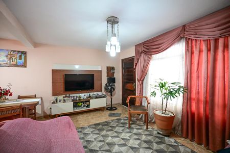 Casa para alugar com 146m², 3 quartos e 2 vagasSala