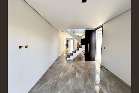 Sala de casa à venda com 3 quartos, 150m² em Vila Galvão, Guarulhos
