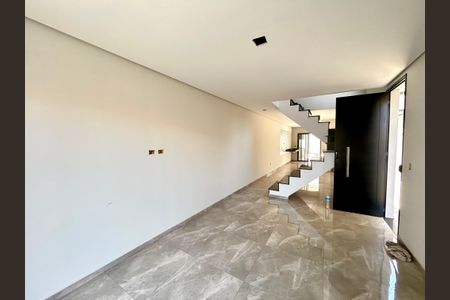 Sala de casa à venda com 3 quartos, 150m² em Vila Galvão, Guarulhos