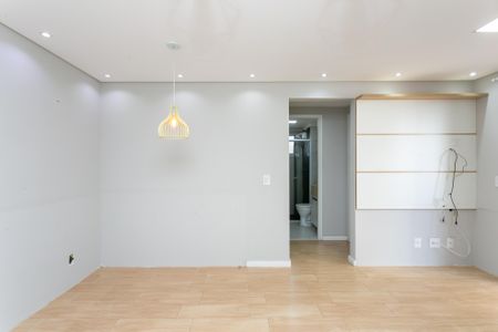 Sala  de apartamento à venda com 2 quartos, 46m² em Vila Carmosina, São Paulo