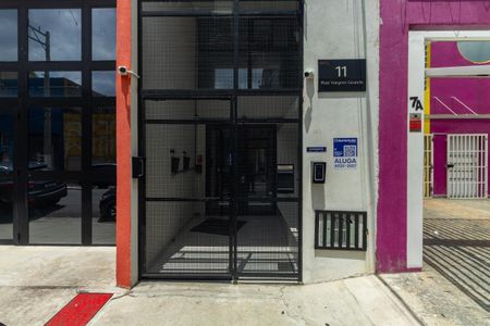 Studio para alugar com 32m², 1 quarto e sem vaga Studio para alugar com 32m², 1 quarto e sem vagaFachada + Plaquinha