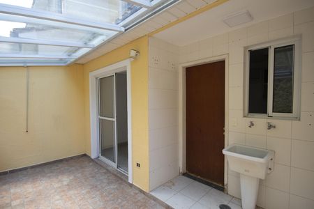 Casa para alugar com 115m², 3 quartos e 2 vagas Casa para alugar com 115m², 3 quartos e 2 vagasÁrea de Serviço